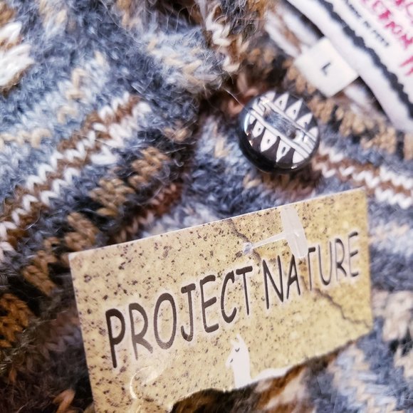 Vintage Patterned Women's Sweater - Picture 10 of 13